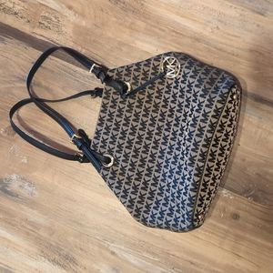 Micheal Kors Purse
